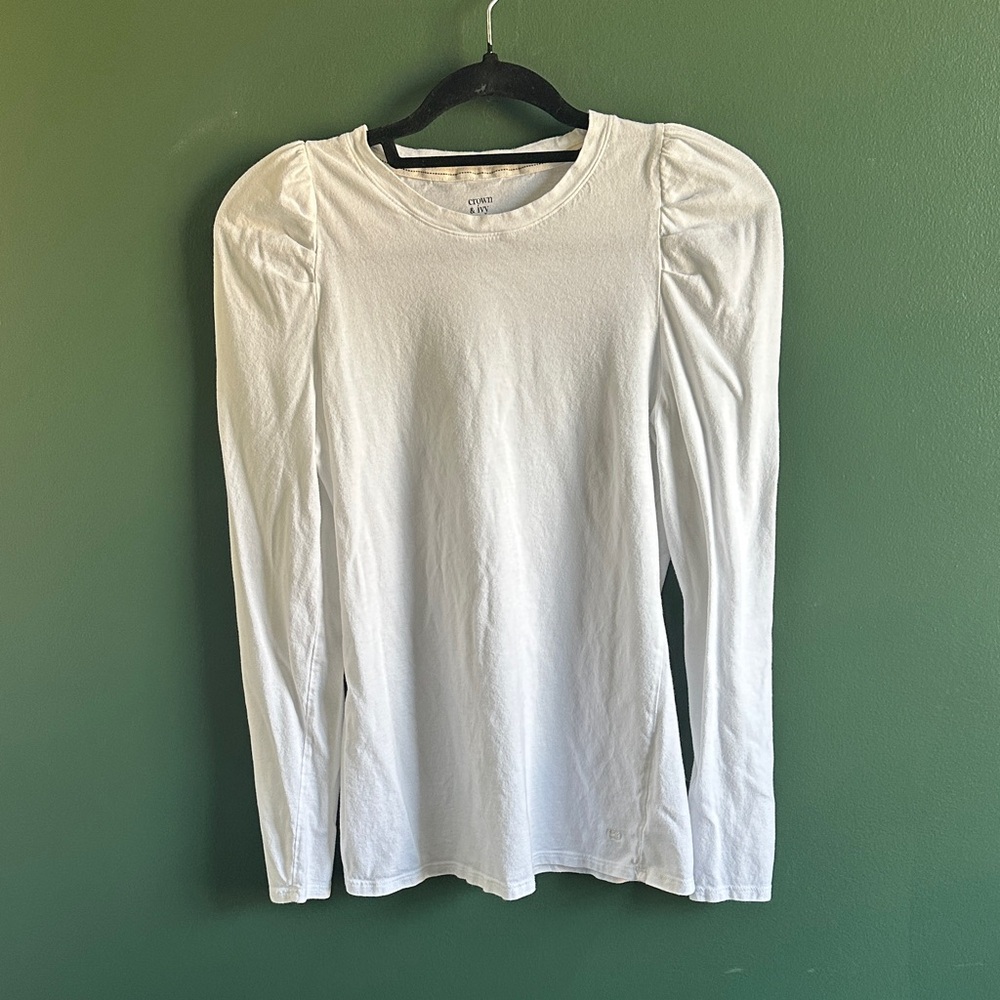 Crown & Ivy Classic White Long Sleeve Top Size M